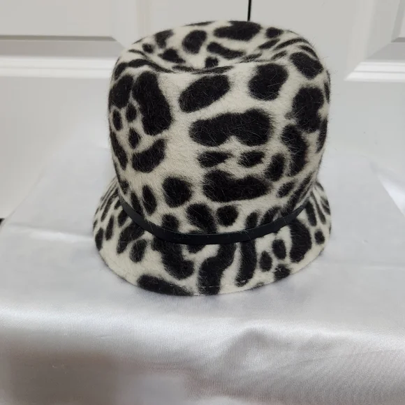 VINTAGE Lord & Taylor Leopard Print Women's  Wool Hat Color: Brown/ Cream - Picture 3 of 7